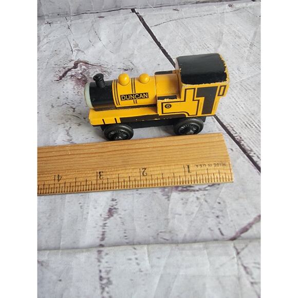 Thomas & Friends Wooden Railway Duncan Train Tank Engine Yellow #6 - Picture 7 of 7